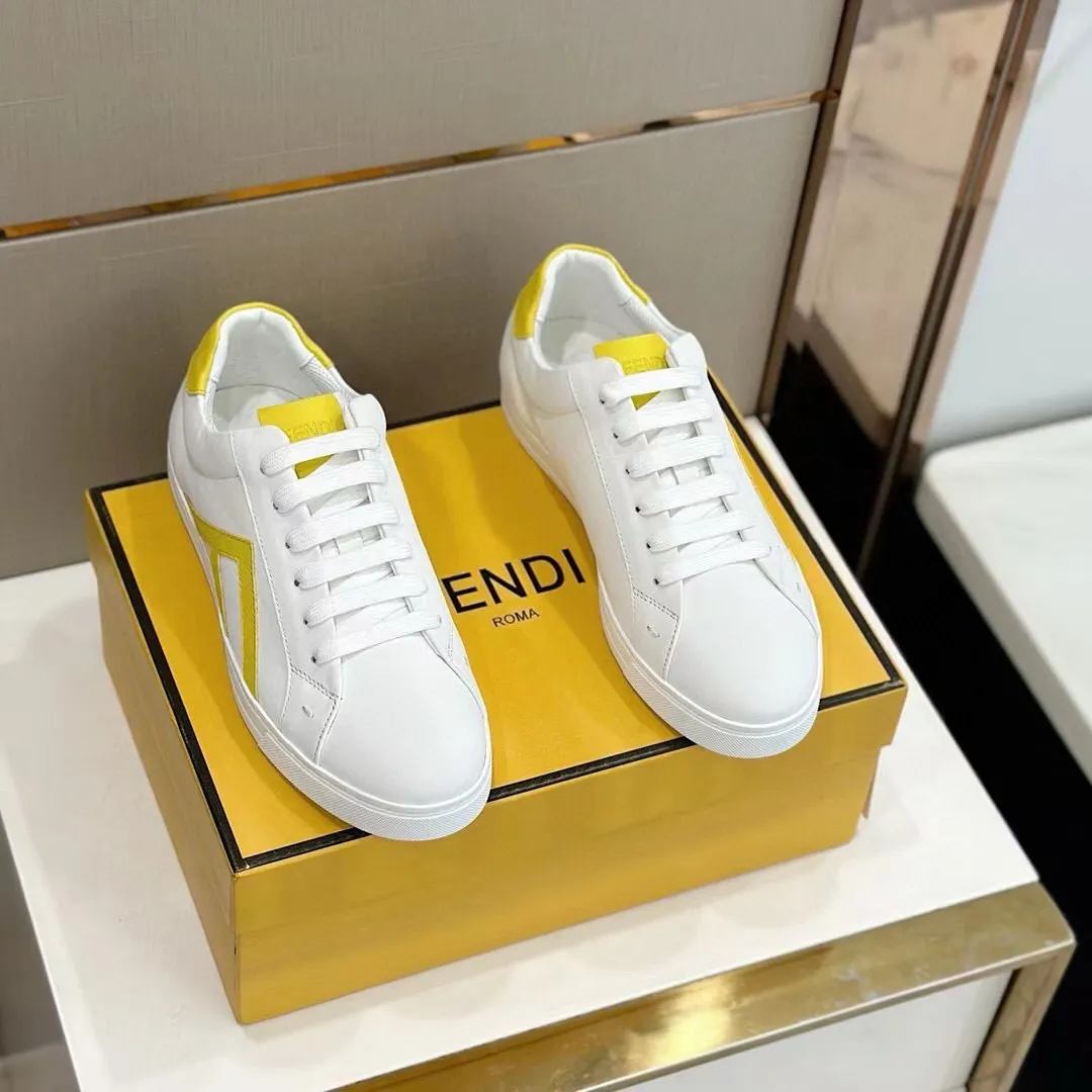 Factory price: 380💰 Fendi men's sports shoes - top version. In the corner, there is no limit to expression, highlighting the FF element cowhide to highlight personality, walking well! The shoe mouth is embossed with brand letters with a cowhide label. Cowhide upper + cowhide stitching mesh lining + T men's men's shoes 💰U outsole Size: 38-44, (customized at 45)